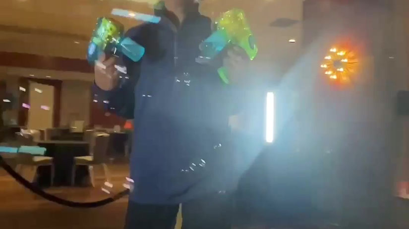 54-20231012-212519.097810-slomo